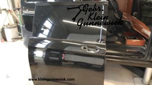 Gebrauchte Schiebetür rechts Mercedes Vito Preis € 895,00 Margenregelung angeboten von Gebr.Klein Gunnewiek Ho.BV