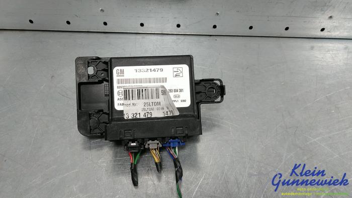 Begagnade PDC-modul Opel Insignia Pris € 45,00 Marginaltabell erbjuds av Klein Gunnewiek Autodemontage & Motorentechniek