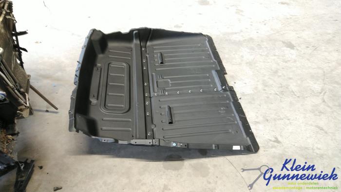 Używane Przegroda kabiny Opel Combo Cena € 225,00 Procedura marży oferowane przez Klein Gunnewiek Autodemontage & Motorentechniek