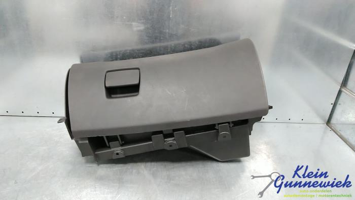 Begagnade Handskfack Opel Meriva Pris € 30,00 Marginaltabell erbjuds av Klein Gunnewiek Autodemontage & Motorentechniek