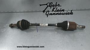 Usagé Arbre de transmission avant gauche Mercedes Citan Prix € 60,00 Règlement à la marge proposé par Gebr.Klein Gunnewiek Ho.BV