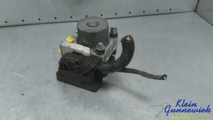 Used ABS pump Mercedes Citan Price € 90,00 Margin scheme offered by Klein Gunnewiek Autodemontage & Motorentechniek
