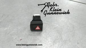 Gebrauchte Panikbeleuchtung Schalter Opel Combo Preis € 15,00 Margenregelung angeboten von Gebr.Klein Gunnewiek Ho.BV