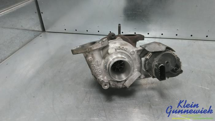 Używane Turbo Opel Vivaro Cena € 390,00 Procedura marży oferowane przez Klein Gunnewiek Autodemontage & Motorentechniek