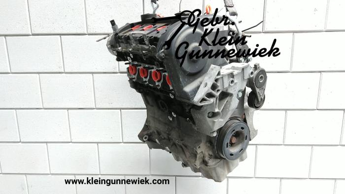 Engine Volkswagen Touran - 06F100031X AXW