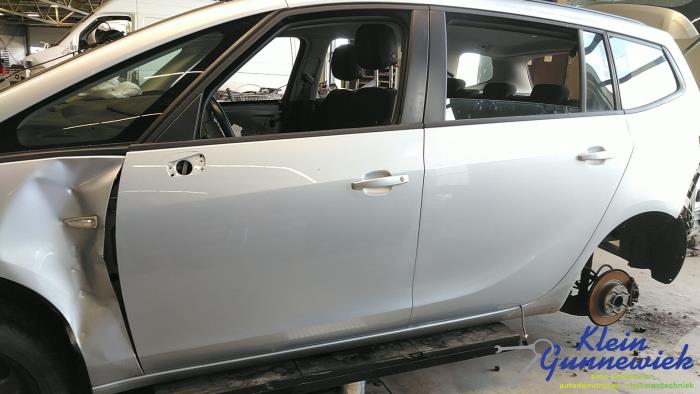 Begagnade Dörr, 4-dörrars, vänster fram Opel Zafira Pris € 310,00 Marginaltabell erbjuds av Klein Gunnewiek Autodemontage & Motorentechniek