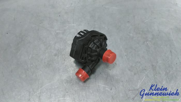 Nya Vattenpump Volkswagen Transporter Pris € 60,50 Inklusive moms erbjuds av Klein Gunnewiek Autodemontage & Motorentechniek