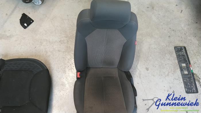 Używane Fotel lewy Seat Leon Cena € 82,00 Procedura marży oferowane przez Klein Gunnewiek Autodemontage & Motorentechniek