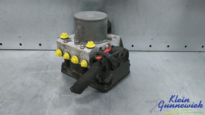 Used ABS pump Skoda Rapid Price € 225,00 Margin scheme offered by Klein Gunnewiek Autodemontage & Motorentechniek