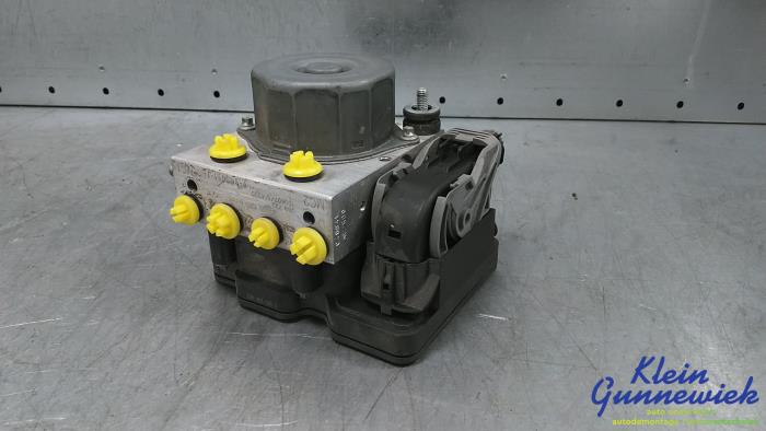 Usagé Pompe ABS Renault Clio Prix € 51,00 Règlement à la marge proposé par Klein Gunnewiek Autodemontage & Motorentechniek