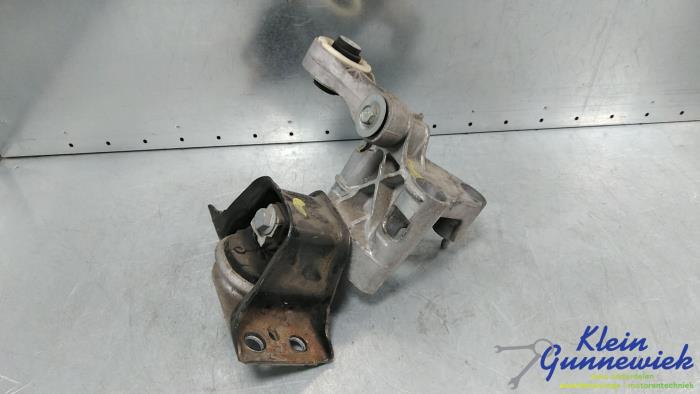 Used Engine mount Nissan NV200 Price € 75,00 Margin scheme offered by Klein Gunnewiek Autodemontage & Motorentechniek
