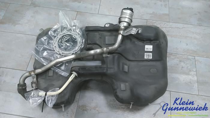 Begagnade Tank Mercedes A-Klasse Pris € 165,00 Marginaltabell erbjuds av Klein Gunnewiek Autodemontage & Motorentechniek