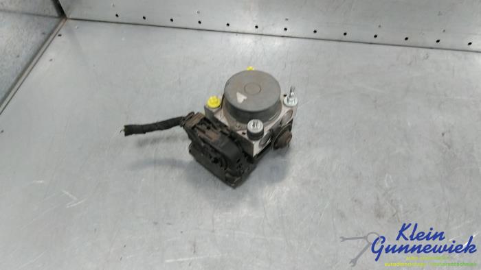 Used ABS pump Ford KA Price € 16,00 Margin scheme offered by Klein Gunnewiek Autodemontage & Motorentechniek