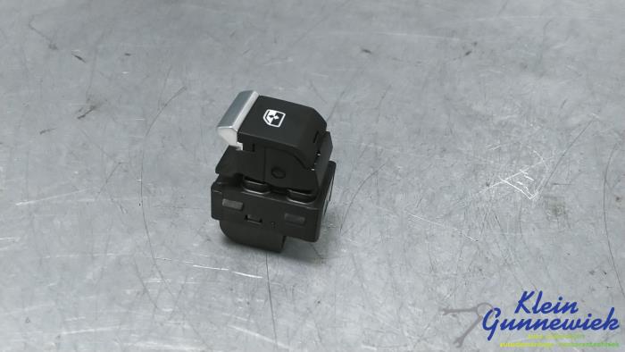 Usados Interruptor de ventanilla eléctrica Audi A5 Precio € 20,00 Norma de margen ofrecido por Klein Gunnewiek Autodemontage & Motorentechniek