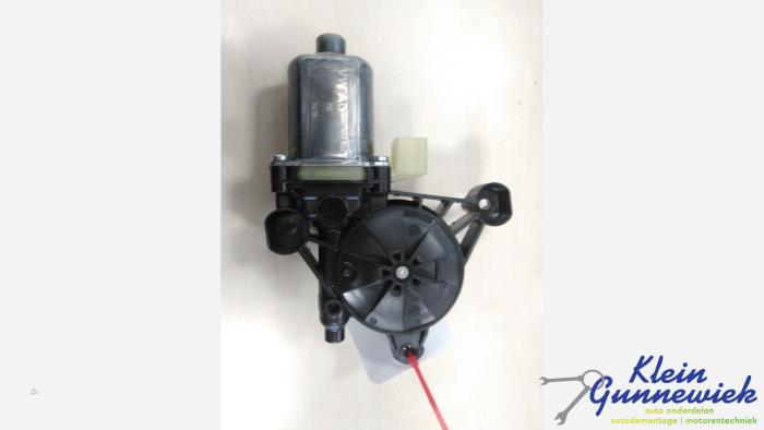 Usados Motor de ventanilla de puerta Audi A4 Precio € 16,00 Norma de margen ofrecido por Klein Gunnewiek Autodemontage & Motorentechniek
