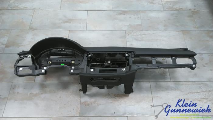 Używane Panel Audi A4 Cena € 450,00 Procedura marży oferowane przez Klein Gunnewiek Autodemontage & Motorentechniek