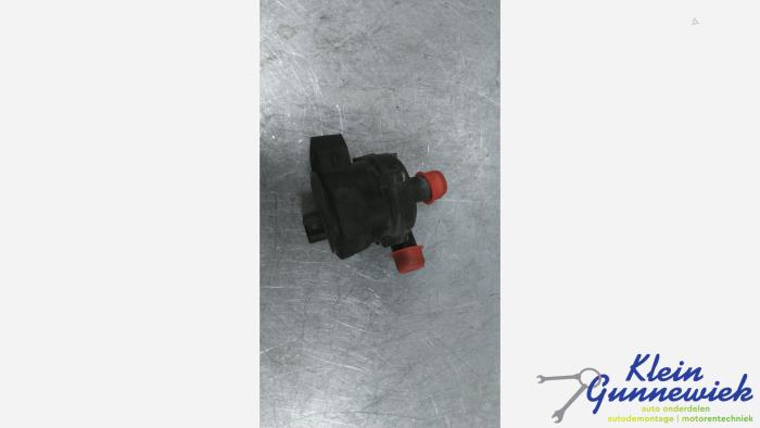 Begagnade Vattenpump Mercedes E-Klasse Pris € 22,00 Marginaltabell erbjuds av Klein Gunnewiek Autodemontage & Motorentechniek