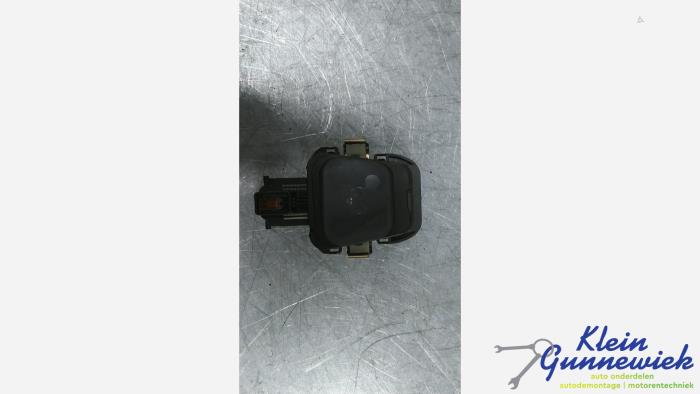 Begagnade Regnsensor Mercedes E-Klasse Pris € 20,00 Marginaltabell erbjuds av Klein Gunnewiek Autodemontage & Motorentechniek
