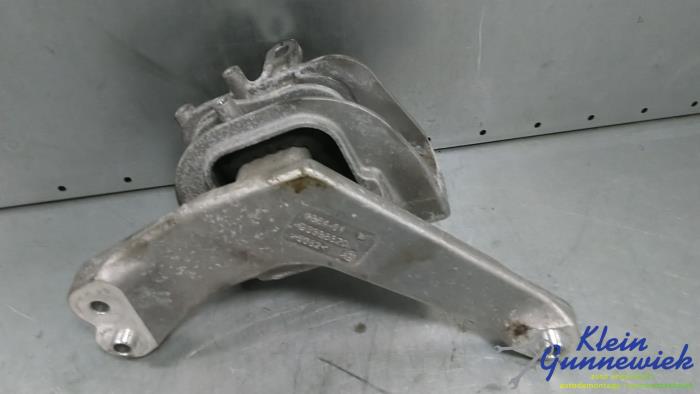 Used Engine mount Volkswagen Passat Price € 45,00 Margin scheme offered by Klein Gunnewiek Autodemontage & Motorentechniek