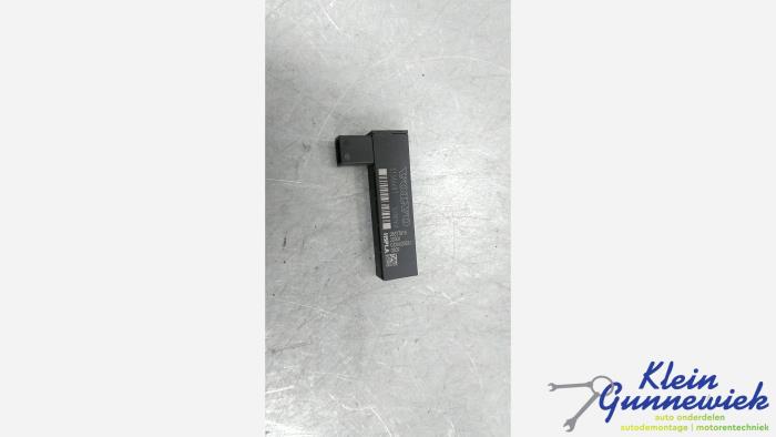 Używane Antena Volvo XC60 Cena € 20,00 Procedura marży oferowane przez Klein Gunnewiek Autodemontage & Motorentechniek