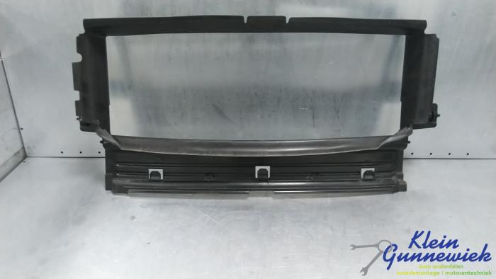 Begagnade Lufttratt Volvo XC60 Pris € 103,00 Marginaltabell erbjuds av Klein Gunnewiek Autodemontage & Motorentechniek