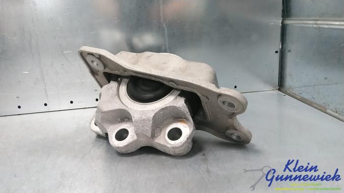 Used Engine mount Volvo XC60 Price € 44,00 Margin scheme offered by Klein Gunnewiek Autodemontage & Motorentechniek