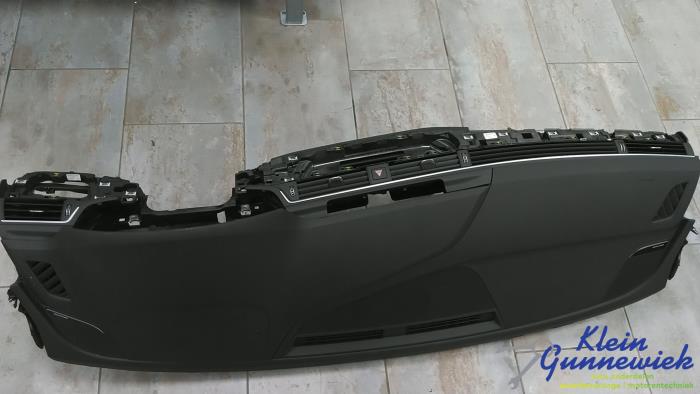 Używane Panel Audi A5 Cena € 175,00 Procedura marży oferowane przez Klein Gunnewiek Autodemontage & Motorentechniek
