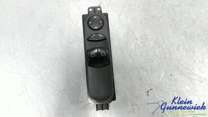 Używane Przelacznik combi okienny Volkswagen Crafter Cena € 35,00 Procedura marży oferowane przez Klein Gunnewiek Autodemontage & Motorentechniek