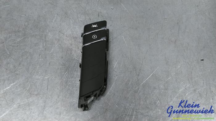 Używane Przelacznik Porsche Macan Cena € 57,00 Procedura marży oferowane przez Klein Gunnewiek Autodemontage & Motorentechniek