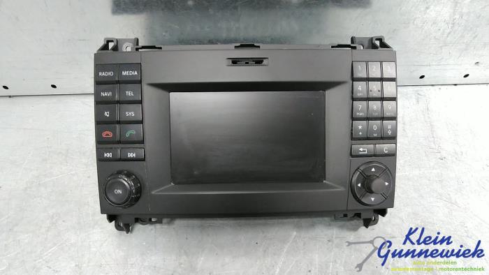 Używane System nawigacji Volkswagen Crafter Cena € 275,00 Procedura marży oferowane przez Klein Gunnewiek Autodemontage & Motorentechniek