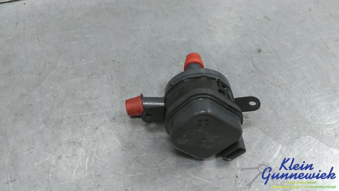 Water pump Volvo XC60 - 32222255