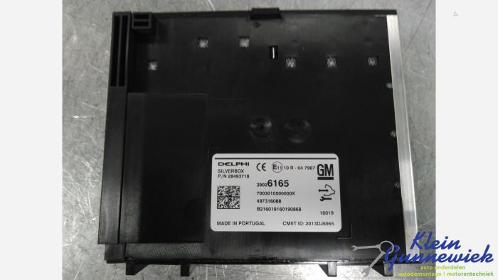 Używane Modul radiowy Opel Astra Cena € 125,00 Procedura marży oferowane przez Klein Gunnewiek Autodemontage & Motorentechniek