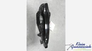 Używane Uchwyt drzwi prawych przednich wersja 4-drzwiowa Opel Corsa Cena € 25,00 Procedura marży oferowane przez Klein Gunnewiek Autodemontage & Motorentechniek