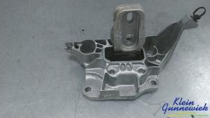 Engine mount from a Opel Corsa 2020