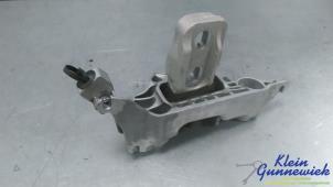 Engine mount from a Opel Corsa 2020