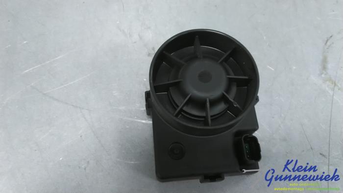 Używane Klakson Opel Corsa Cena € 21,00 Procedura marży oferowane przez Klein Gunnewiek Autodemontage & Motorentechniek