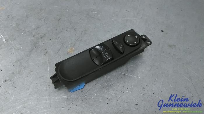 Używane Przelacznik combi okienny Volkswagen Crafter Cena € 35,00 Procedura marży oferowane przez Klein Gunnewiek Autodemontage & Motorentechniek