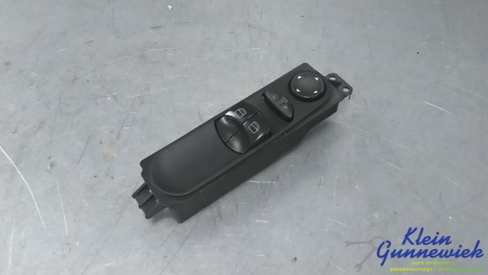 Używane Przelacznik combi okienny Volkswagen Crafter Cena € 35,00 Procedura marży oferowane przez Klein Gunnewiek Autodemontage & Motorentechniek
