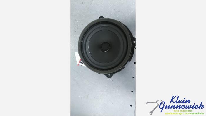 Używane Glosnik Kia Stinger Cena € 26,00 Procedura marży oferowane przez Klein Gunnewiek Autodemontage & Motorentechniek