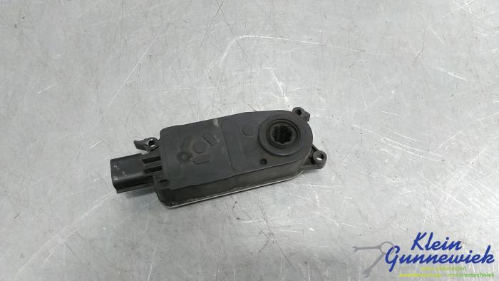 Radiator active air flap actuator