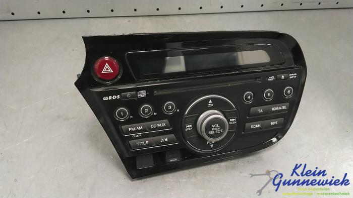 Używane Radio Honda Insight Cena € 75,00 Procedura marży oferowane przez Klein Gunnewiek Autodemontage & Motorentechniek