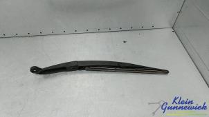 Used Rear wiper arm Kia Sorento Price € 25,00 Margin scheme offered by Klein Gunnewiek Autodemontage & Motorentechniek