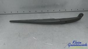 Used Rear wiper arm Kia Sorento Price € 25,00 Margin scheme offered by Klein Gunnewiek Autodemontage & Motorentechniek