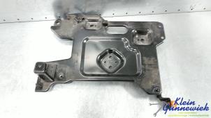 Used Battery box Kia Sorento Price € 25,00 Margin scheme offered by Klein Gunnewiek Autodemontage & Motorentechniek