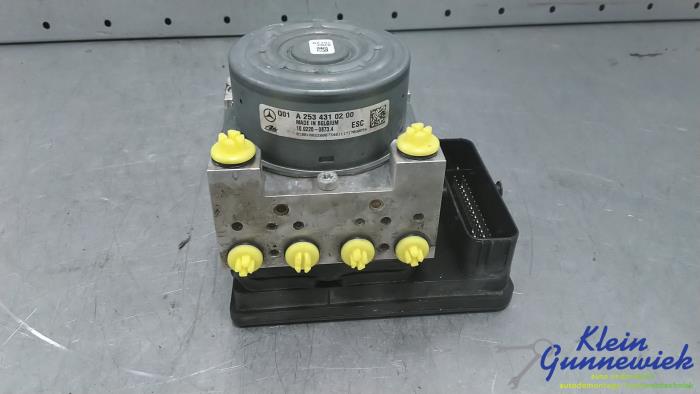 Begagnade ABS-pump Mercedes C-Klasse Pris € 50,00 Marginaltabell erbjuds av Klein Gunnewiek Autodemontage & Motorentechniek