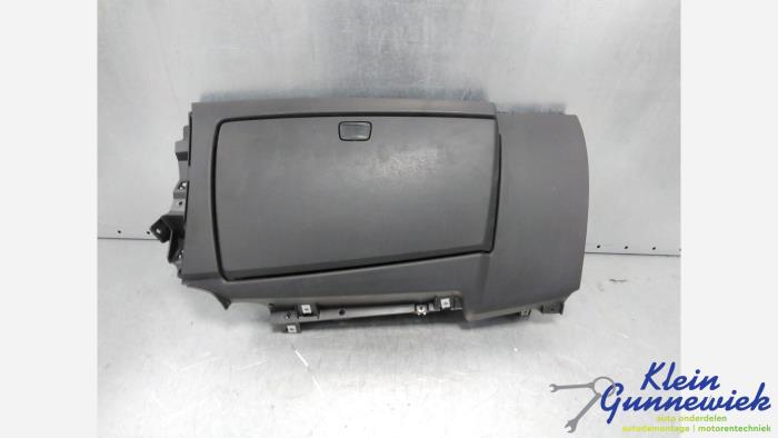 Begagnade Handskfack BMW 1-Serie Pris € 45,00 Marginaltabell erbjuds av Klein Gunnewiek Autodemontage & Motorentechniek