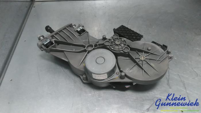 Używane Silnik rygla tylnej klapy Mercedes C-Klasse Cena € 67,00 Procedura marży oferowane przez Klein Gunnewiek Autodemontage & Motorentechniek