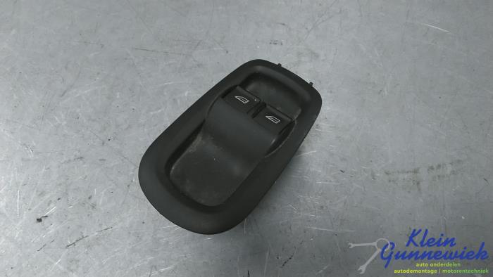 Usados Interruptor combinado de ventanillas Ford Transit Precio € 33,00 Norma de margen ofrecido por Klein Gunnewiek Autodemontage & Motorentechniek