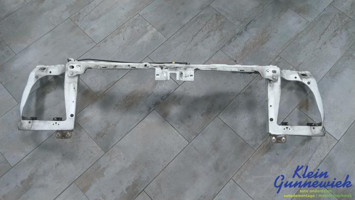 Begagnade Front Ford Transit Pris € 75,00 Marginaltabell erbjuds av Klein Gunnewiek Autodemontage & Motorentechniek