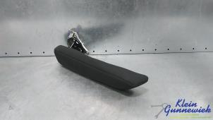 Begagnade Armstöd Opel Vivaro Pris € 125,00 Marginaltabell erbjuds av Klein Gunnewiek Autodemontage & Motorentechniek